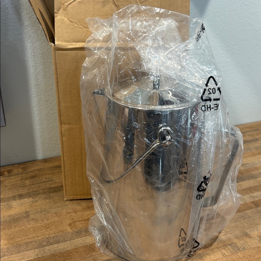 Large 11 inch ~ Stainless Steel Coffee/Tea Kettle ~ 18/10 Stainless Steel ~ HiA - Picture 10 of 10